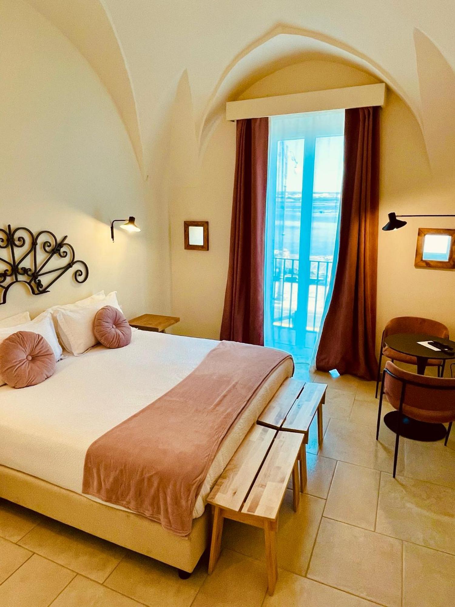 Palazzo Mata Boutique Hotel Taranto Exterior foto